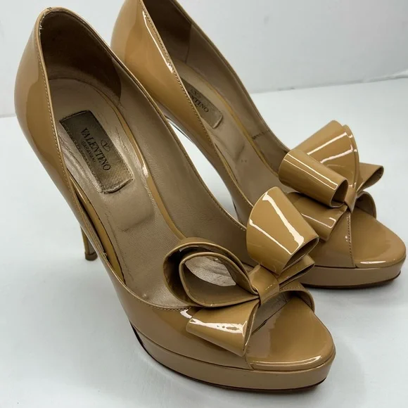 Valentino Garavani bow Nude patent platform pumps Size 37/ 7 EXCELLENT - Picture 2 of 9
